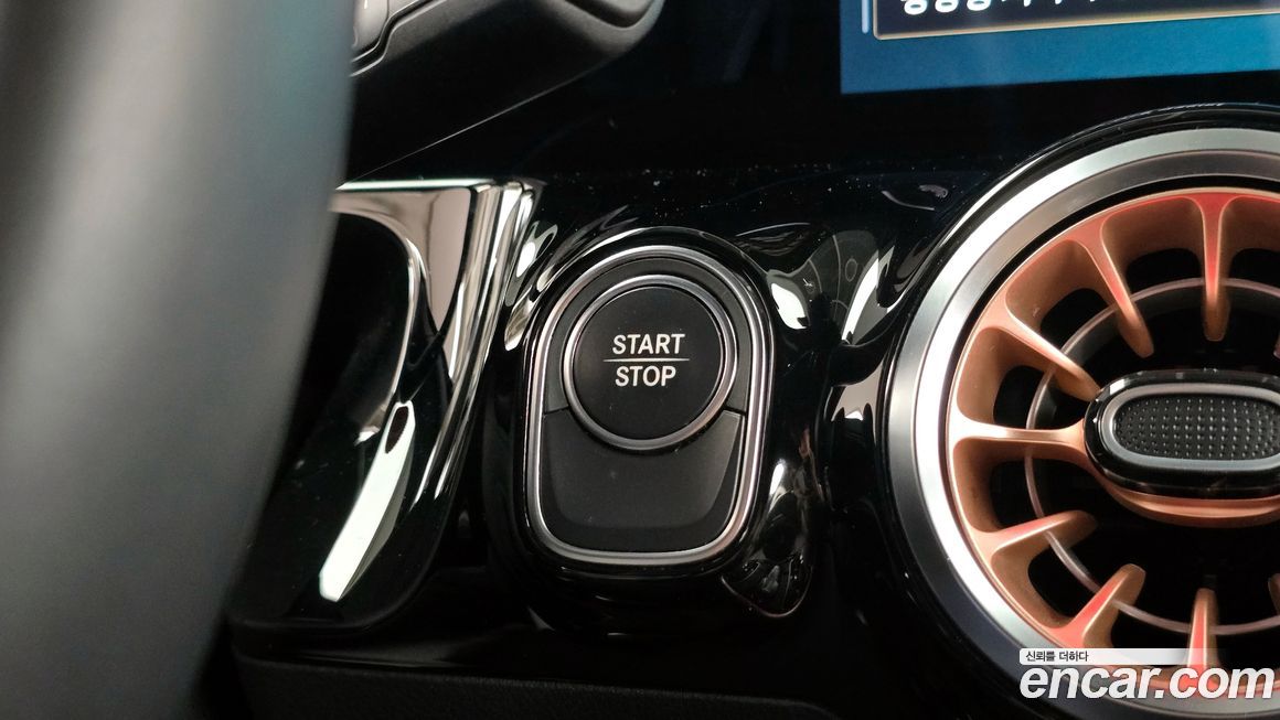 Mercedes-Benz EQA 2021