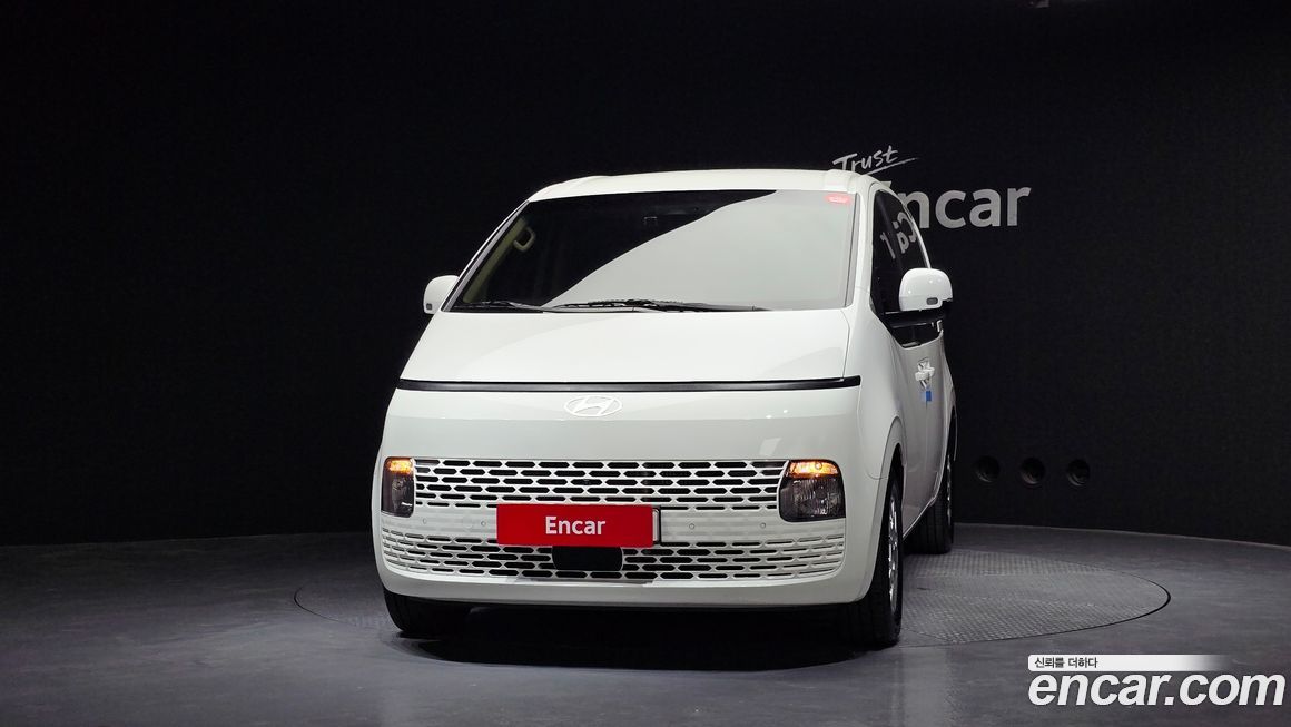 Hyundai Staria 2025