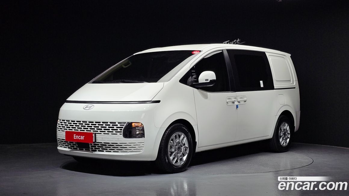Hyundai Staria 2025