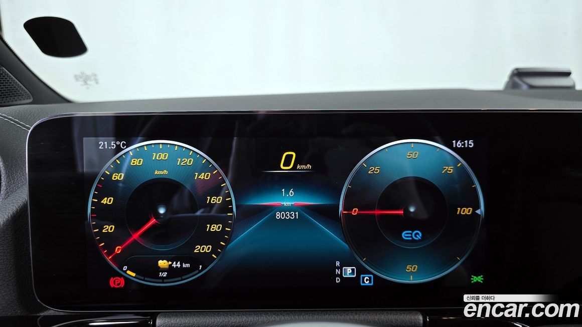 Mercedes-Benz EQA 2021