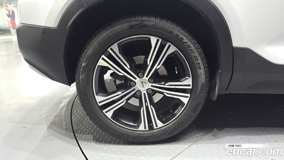 Volvo XC40 2021