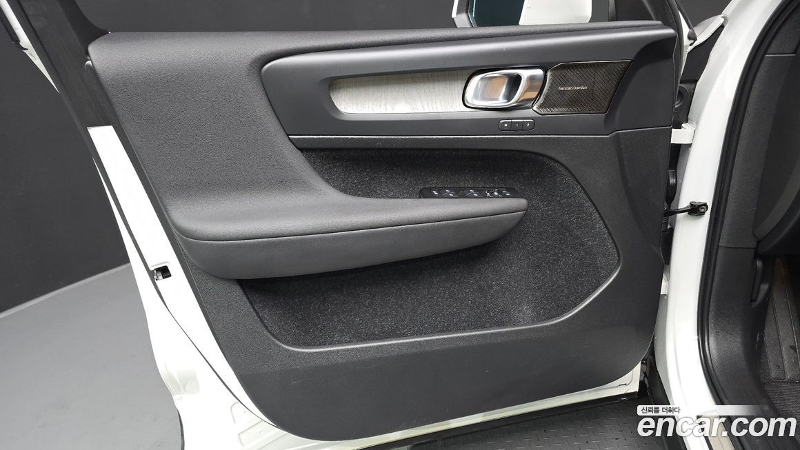 Volvo XC40 2021