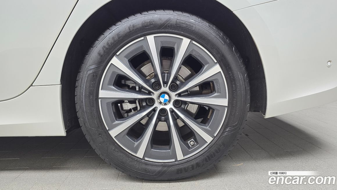 BMW 3-Series 2019