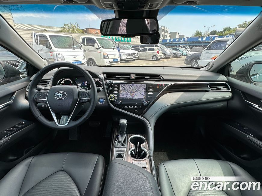 Toyota Camry 2019