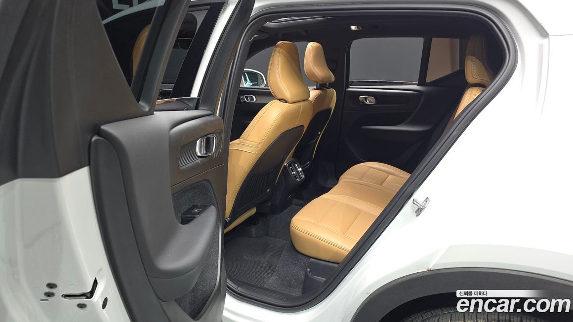 Volvo XC40 2021