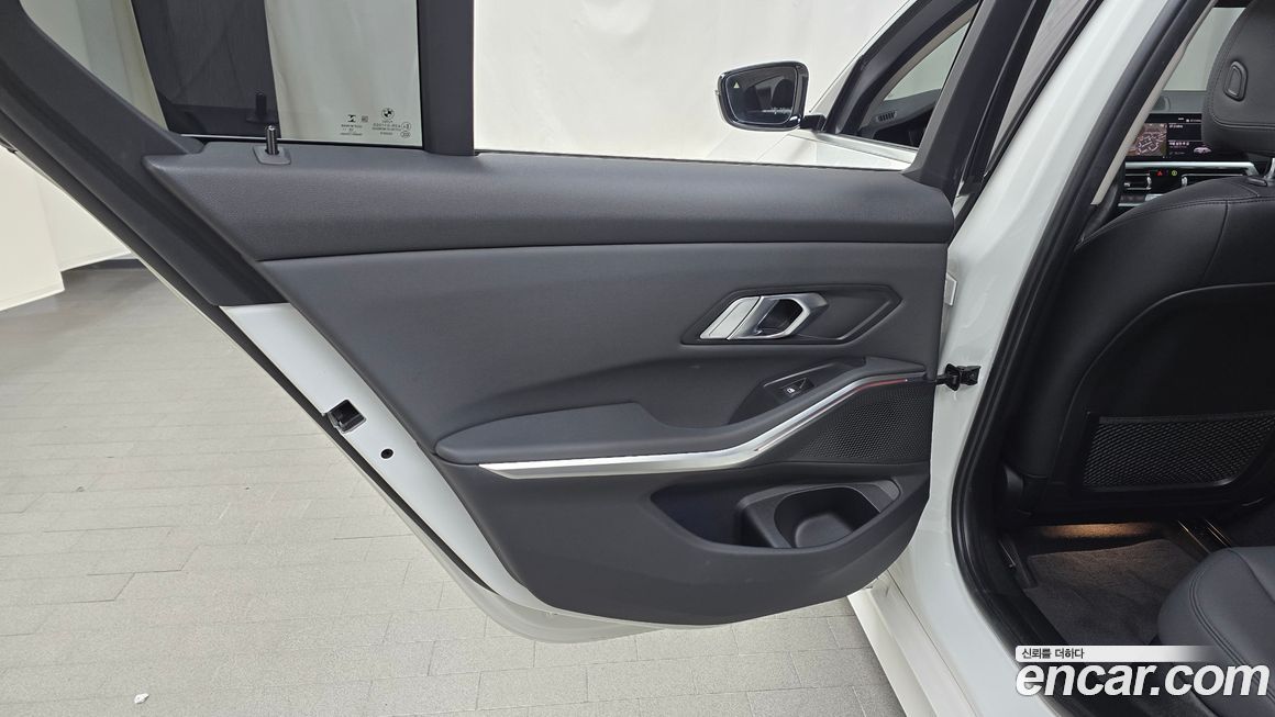 BMW 3-Series 2019