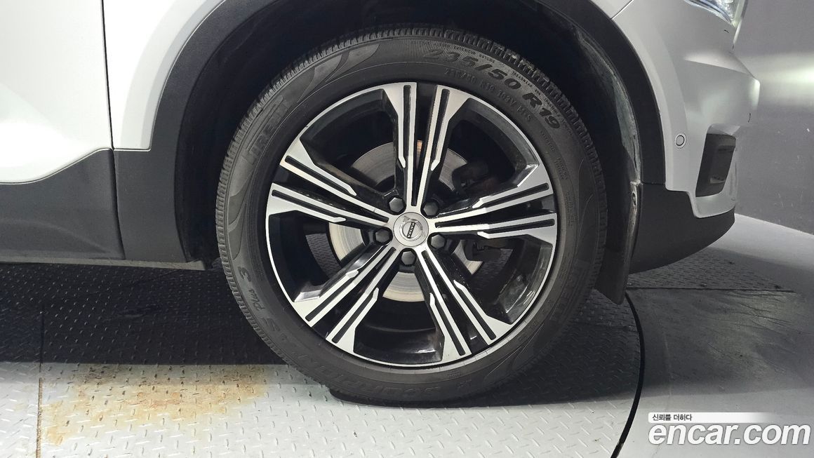 Volvo XC40 2021
