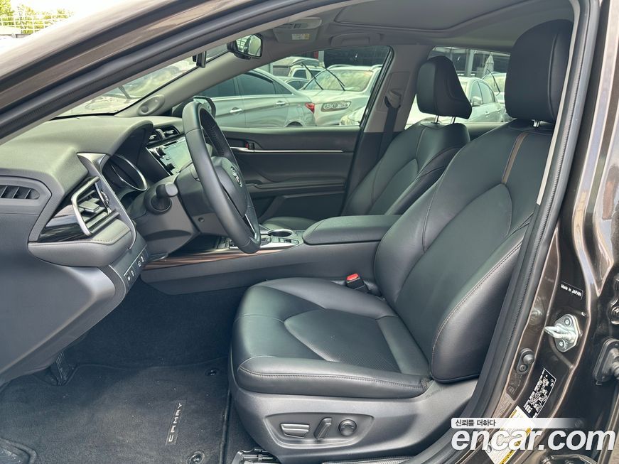 Toyota Camry 2019