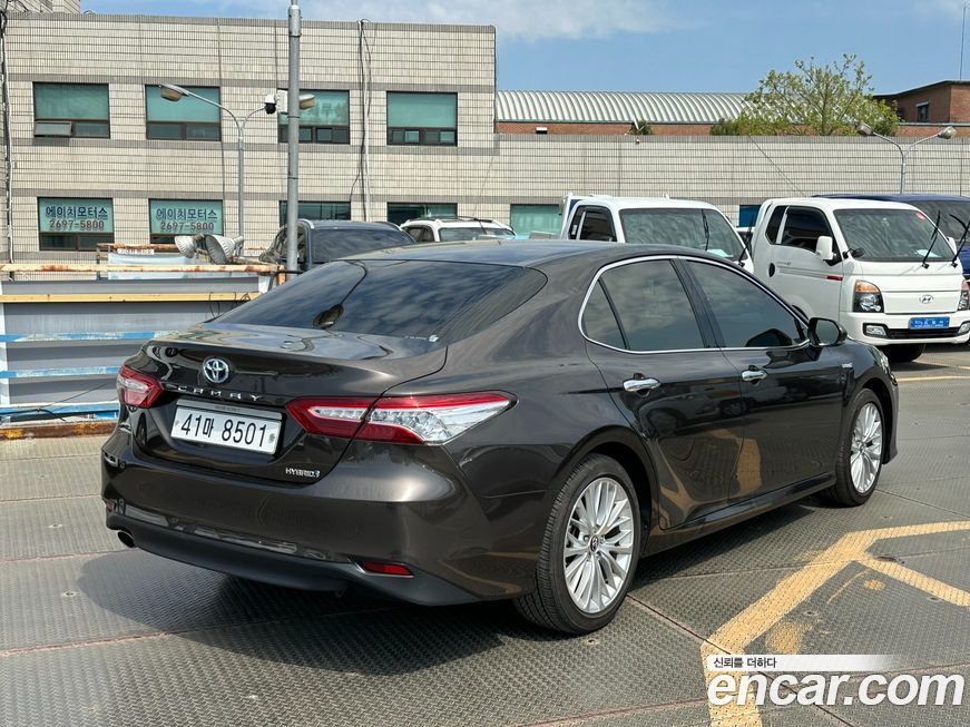 Toyota Camry 2019