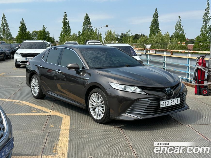 Toyota Camry 2019