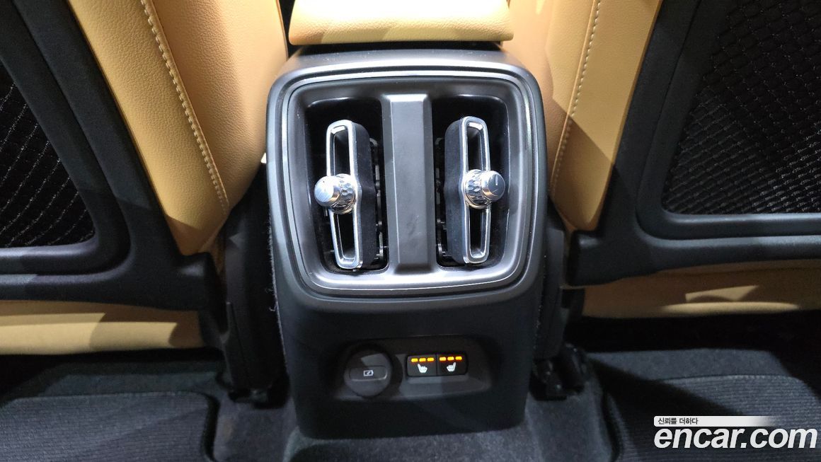Volvo XC40 2021