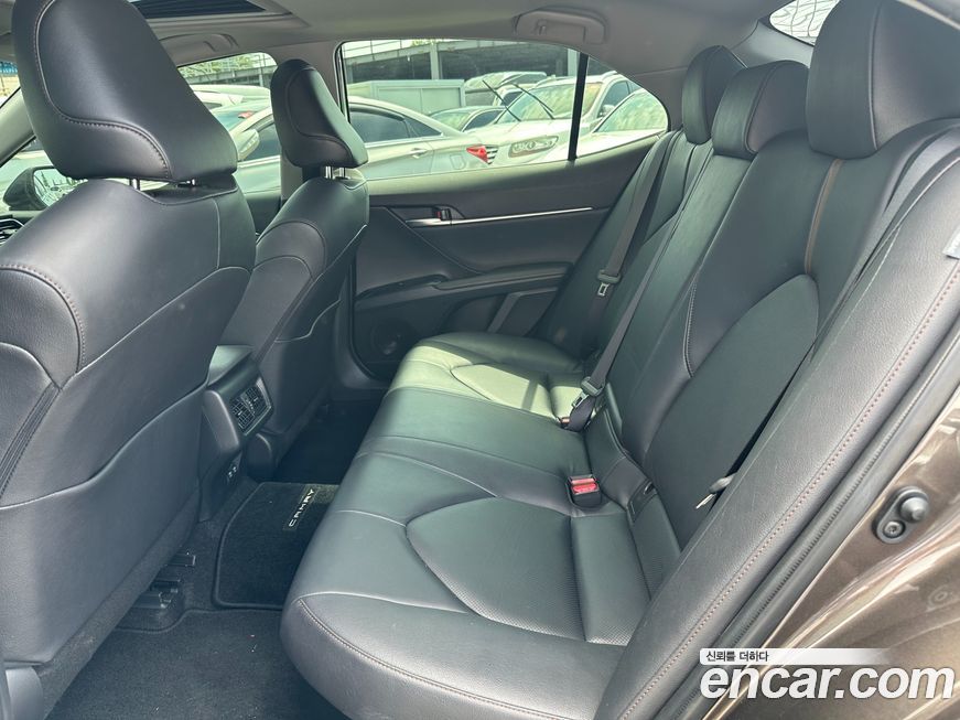 Toyota Camry 2019