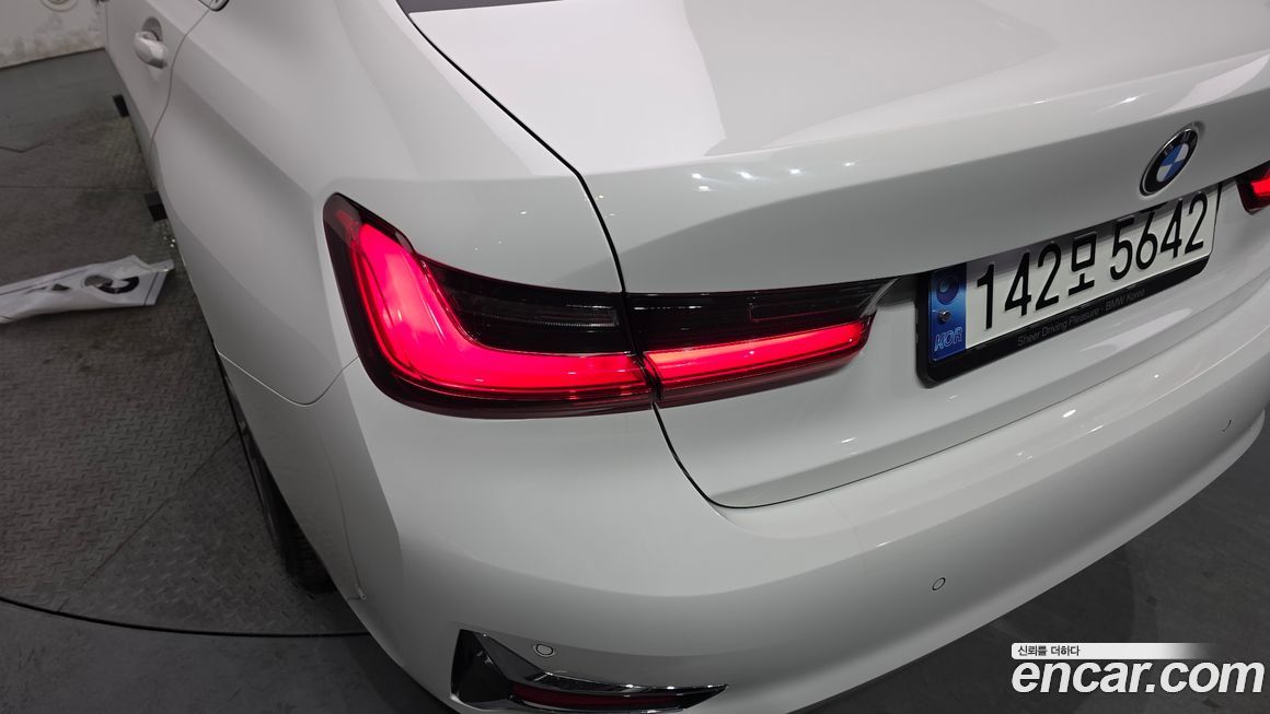 BMW 3-Series 2021