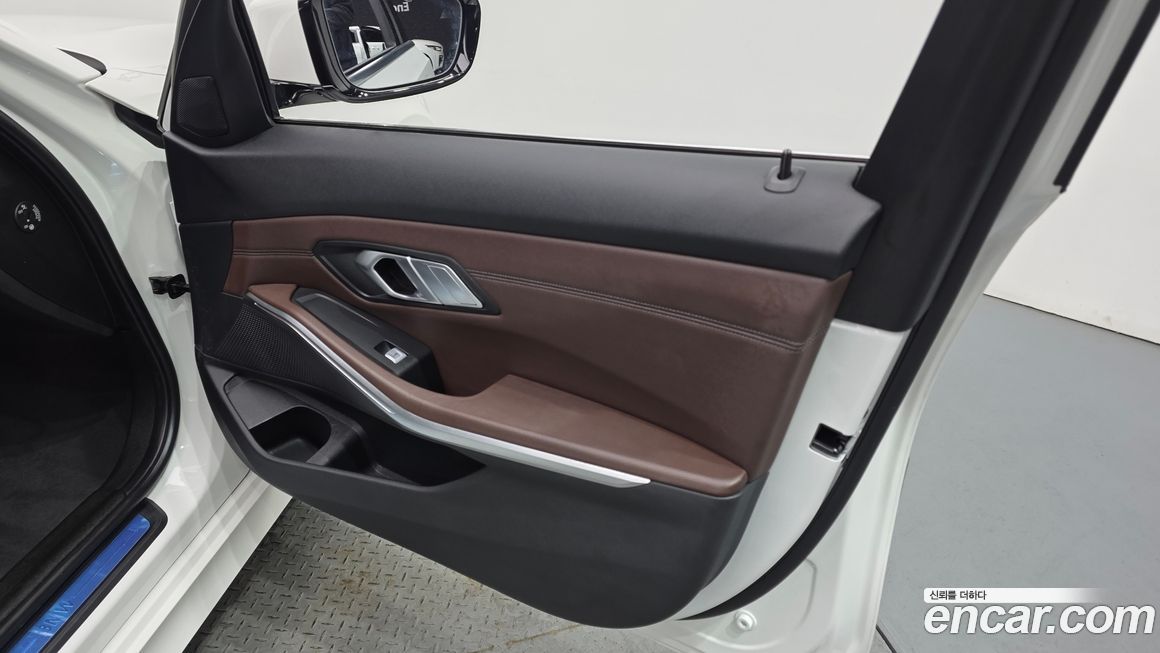 BMW 3-Series 2021
