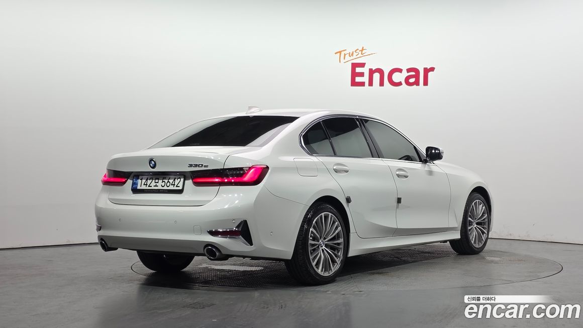 BMW 3-Series 2021