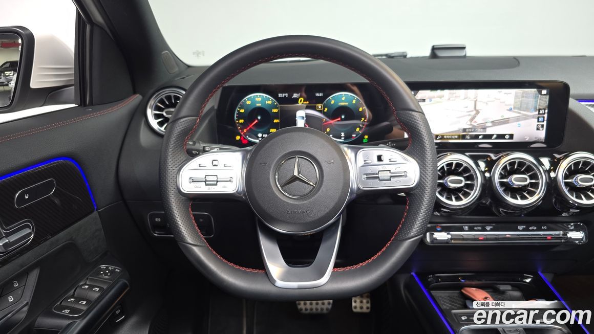 Mercedes-Benz GLA-Class 2021