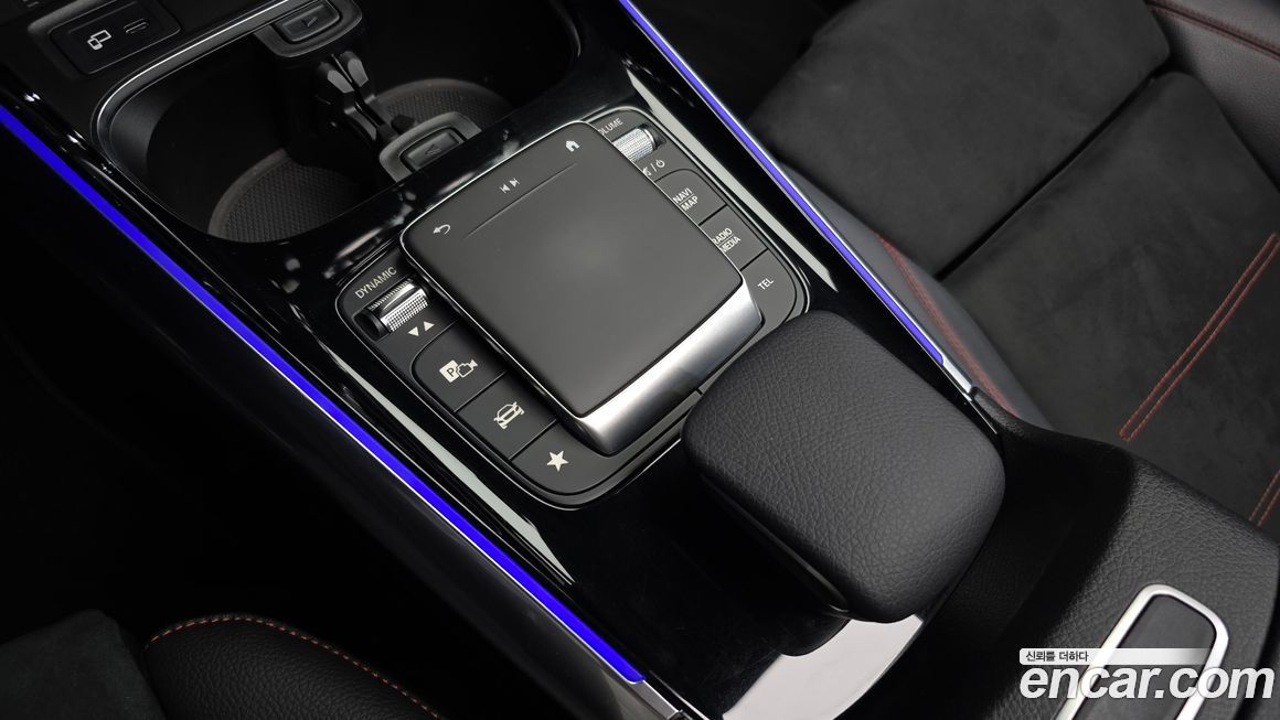 Mercedes-Benz GLA-Class 2021