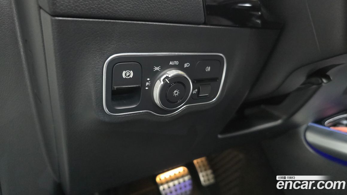 Mercedes-Benz GLA-Class 2021