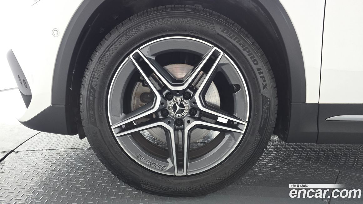 Mercedes-Benz GLA-Class 2021