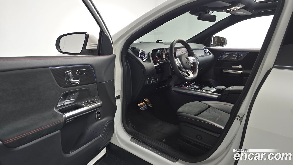 Mercedes-Benz GLA-Class 2021