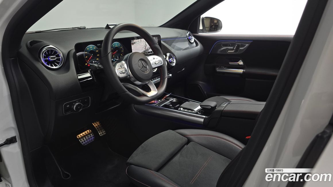 Mercedes-Benz GLA-Class 2021