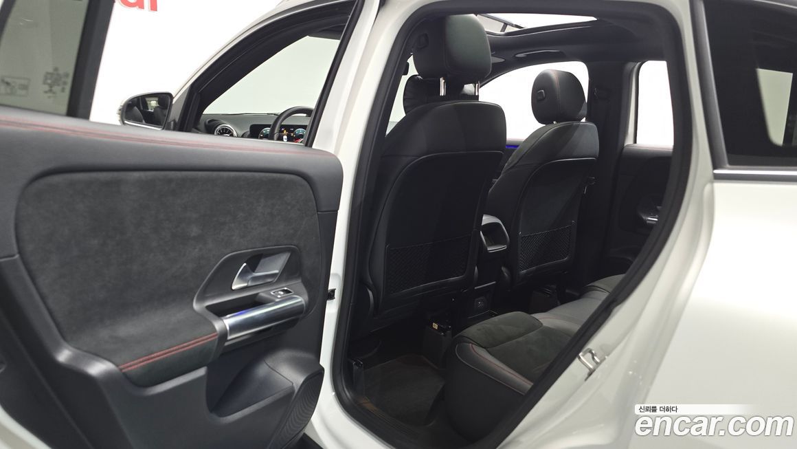 Mercedes-Benz GLA-Class 2021
