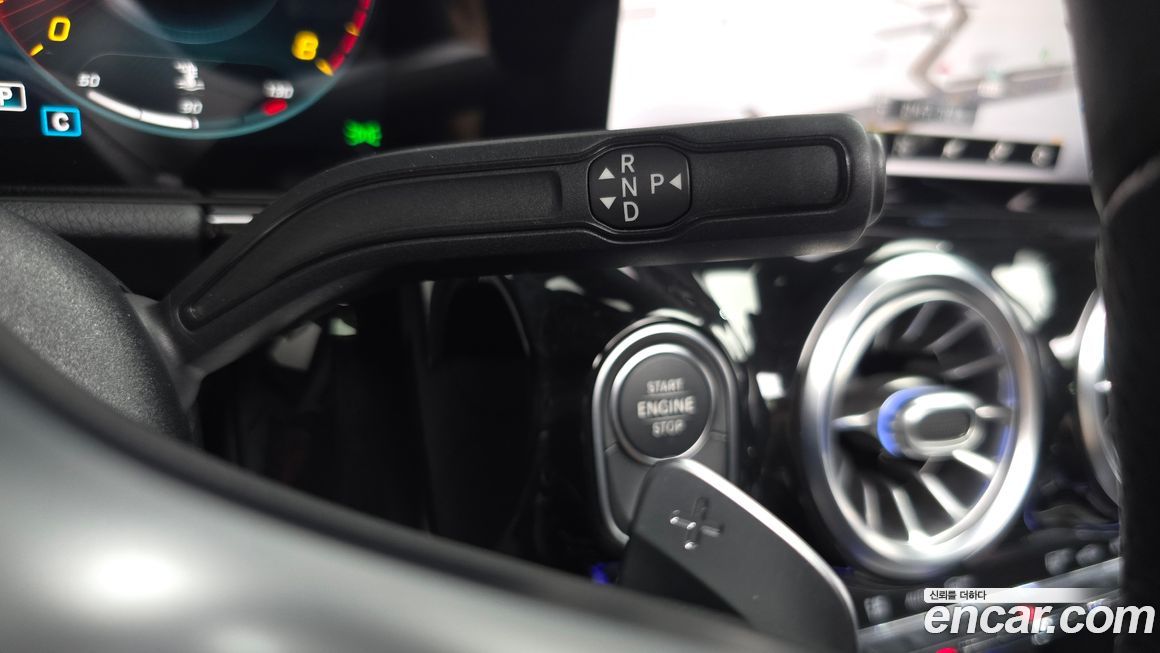 Mercedes-Benz GLA-Class 2021