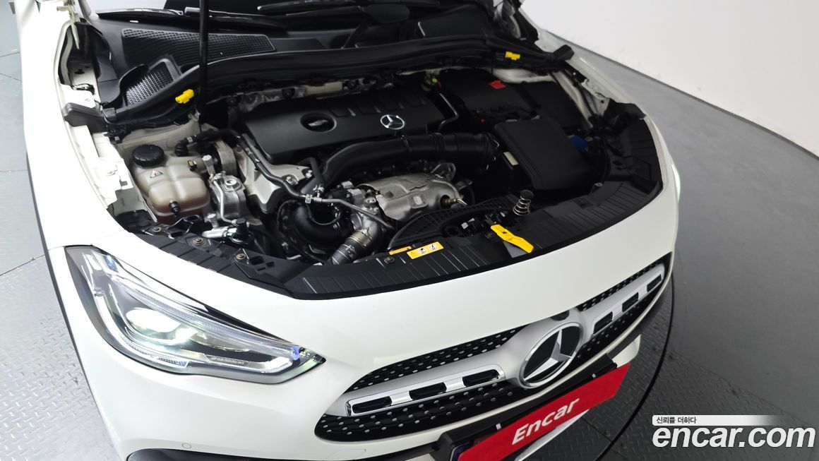 Mercedes-Benz GLA-Class 2021
