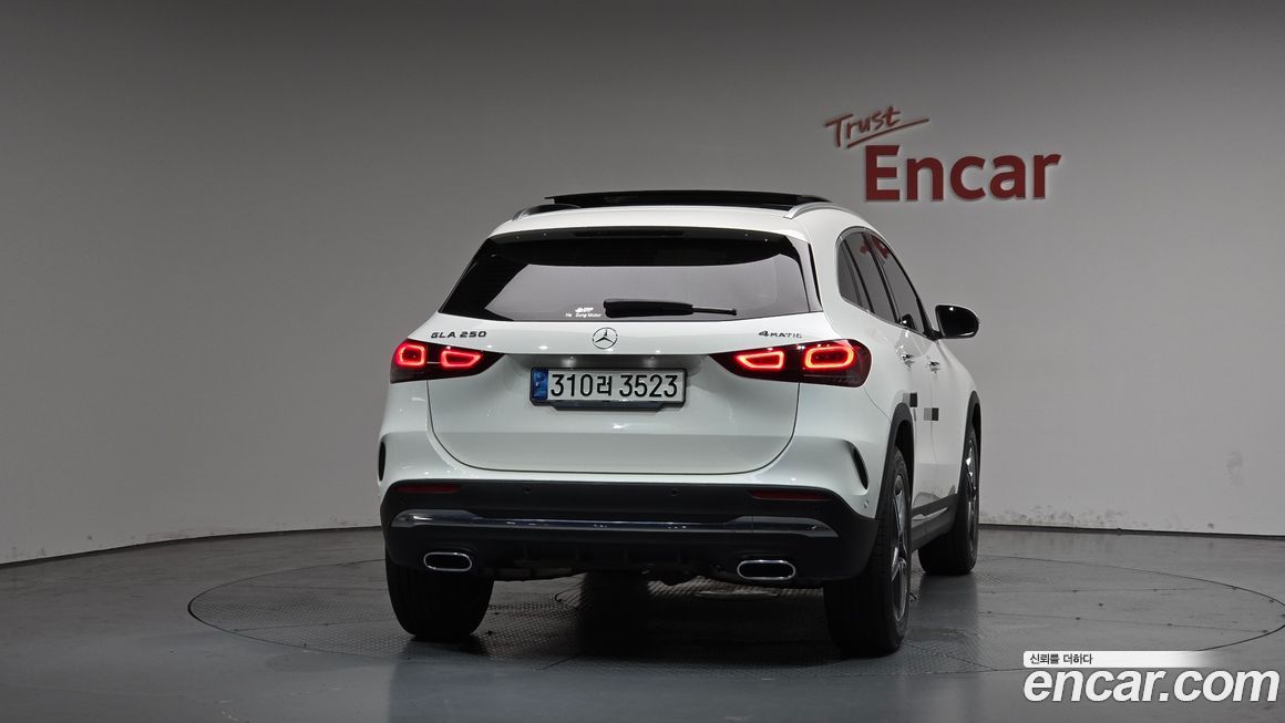 Mercedes-Benz GLA-Class 2021