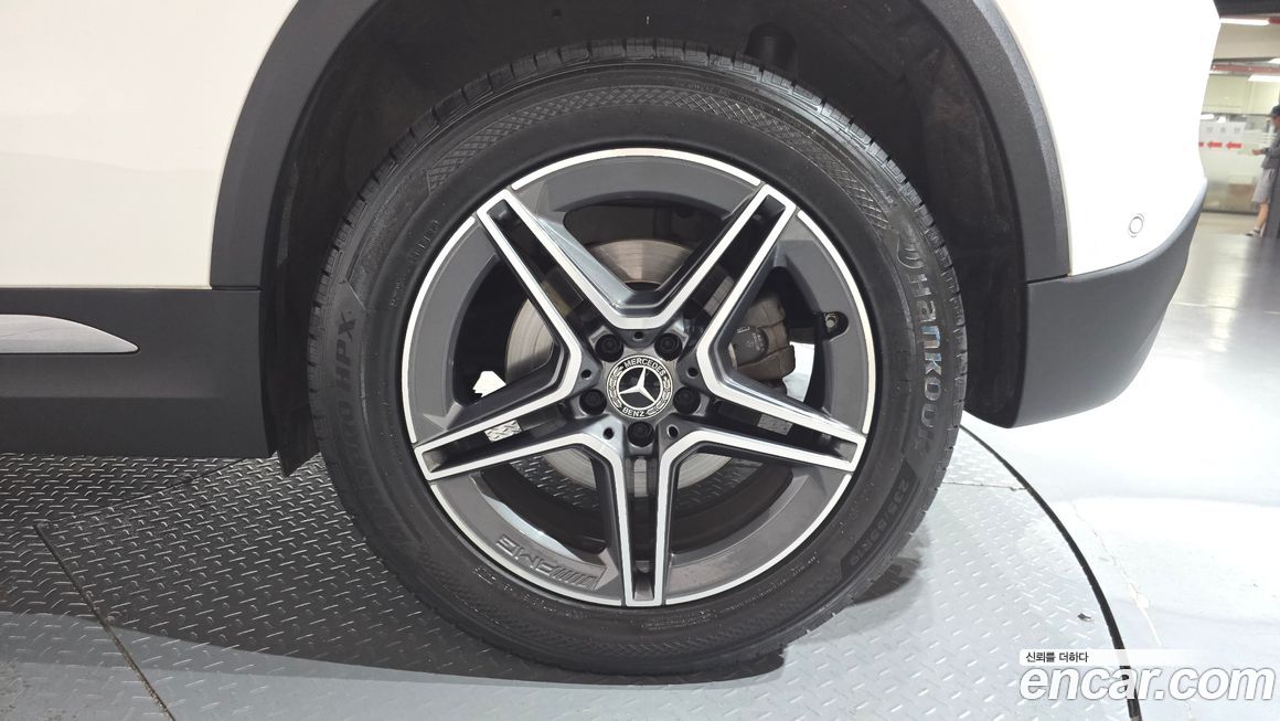 Mercedes-Benz GLA-Class 2021
