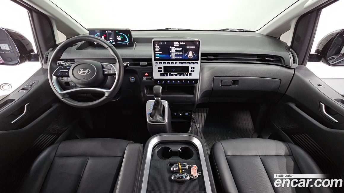 Hyundai Staria 2025
