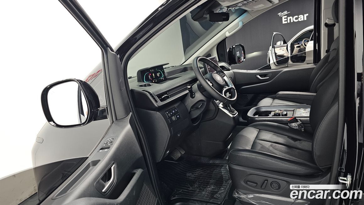 Hyundai Staria 2025
