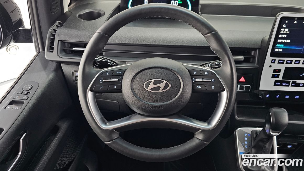 Hyundai Staria 2025