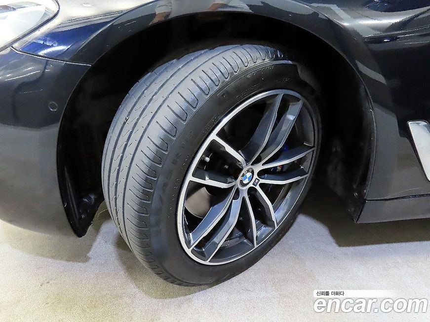 BMW 5-Series 2022