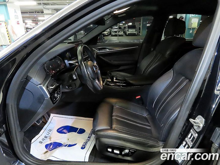 BMW 5-Series 2022