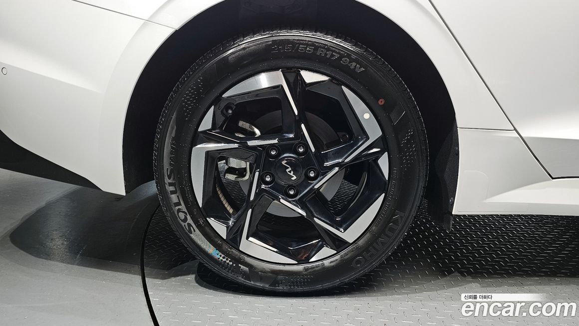 Kia K5 2025