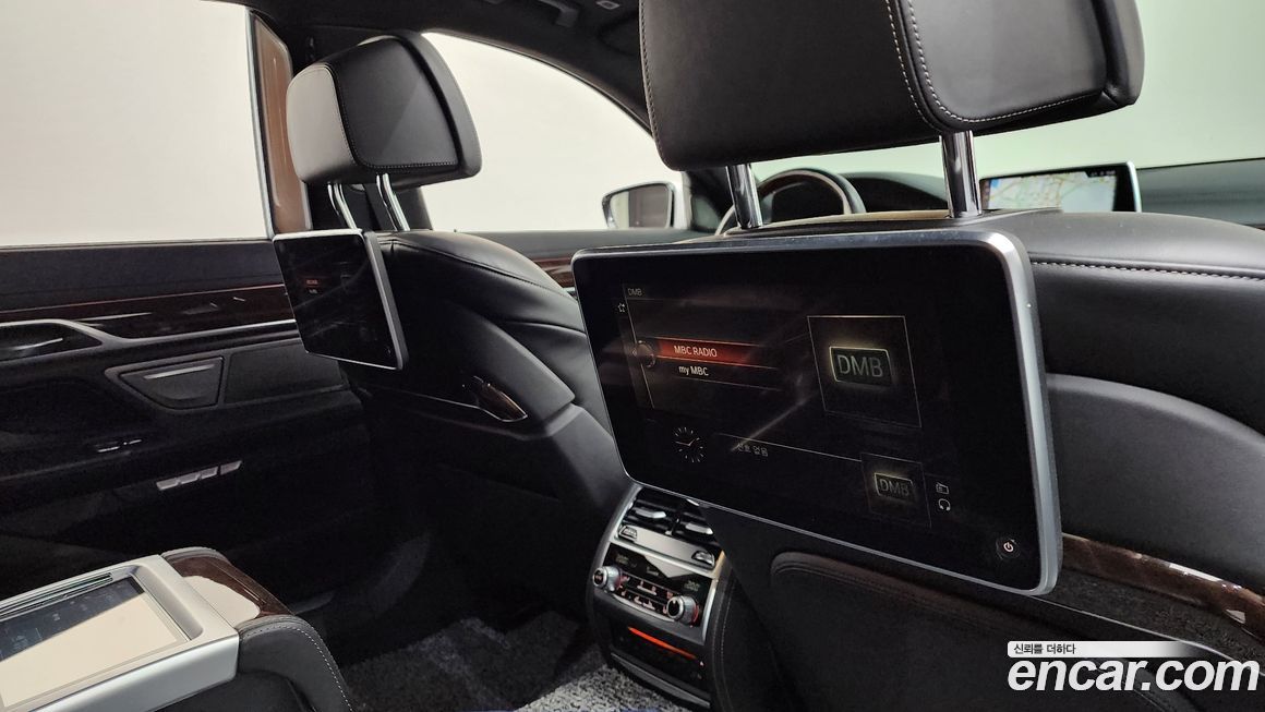 BMW 7-Series 2016