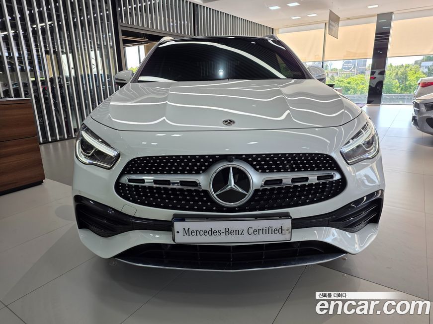 Mercedes-Benz GLA-Class 2021