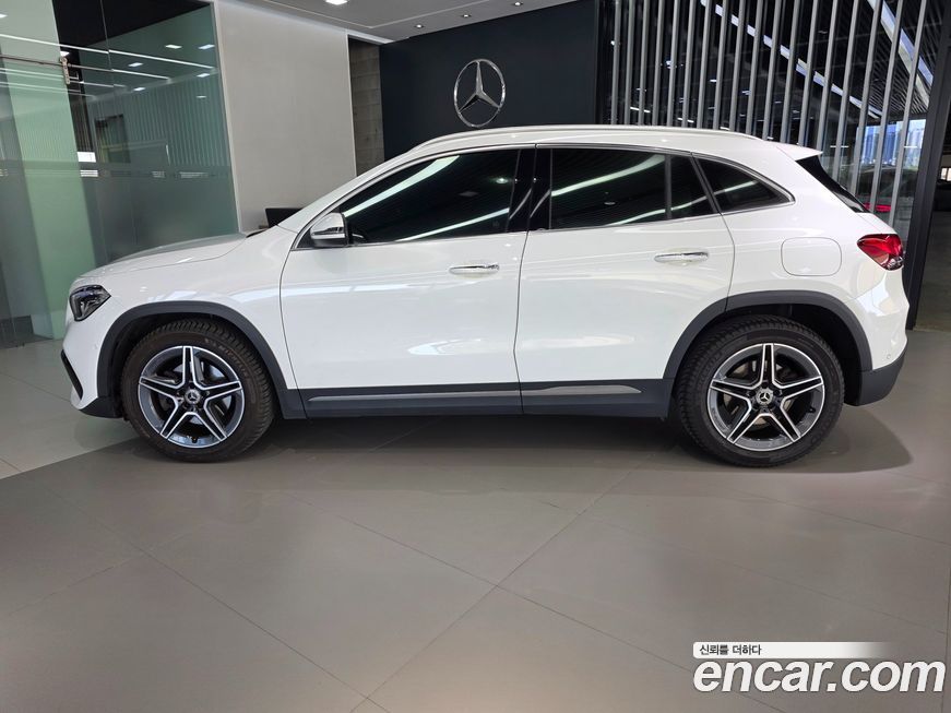 Mercedes-Benz GLA-Class 2021