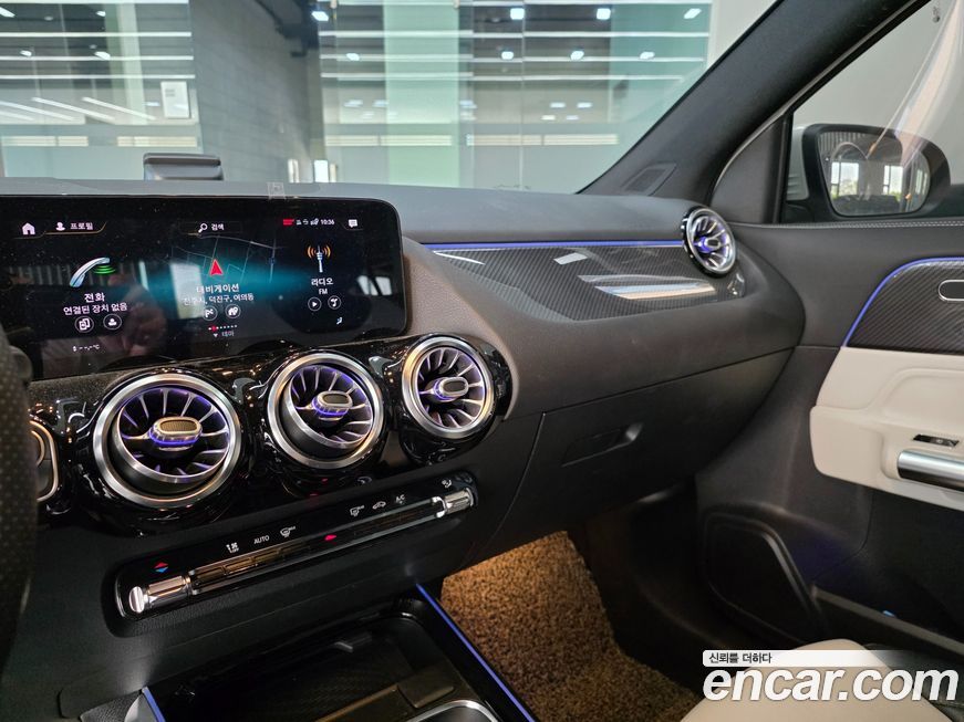 Mercedes-Benz GLA-Class 2021