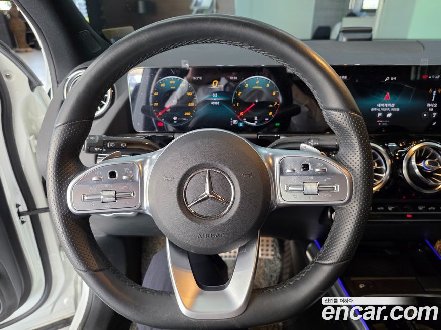 Mercedes-Benz GLA-Class 2021