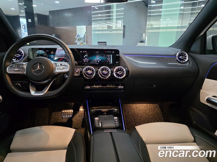 Mercedes-Benz GLA-Class 2021
