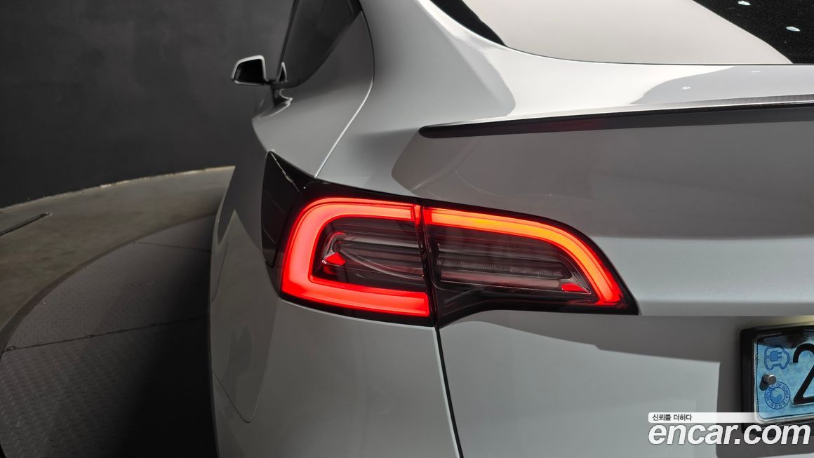 Tesla Model Y 2021