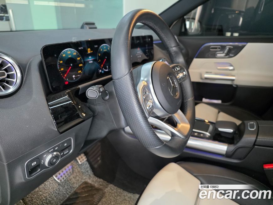 Mercedes-Benz GLA-Class 2021