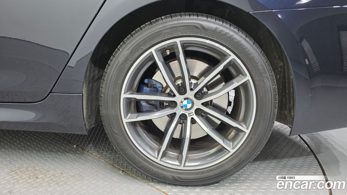 BMW 5-Series 2021