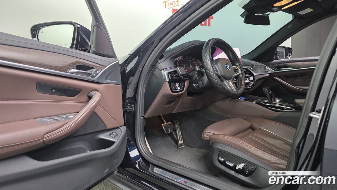 BMW 5-Series 2021
