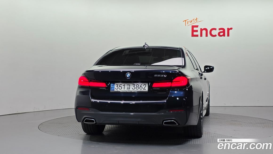 BMW 5-Series 2021