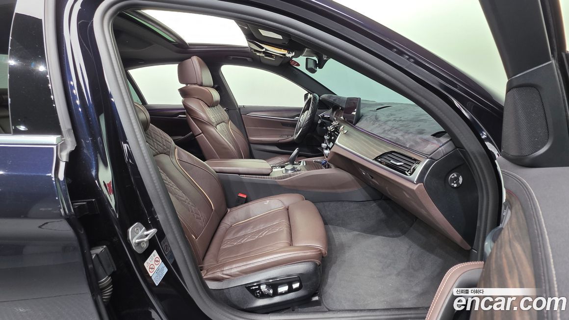 BMW 5-Series 2021
