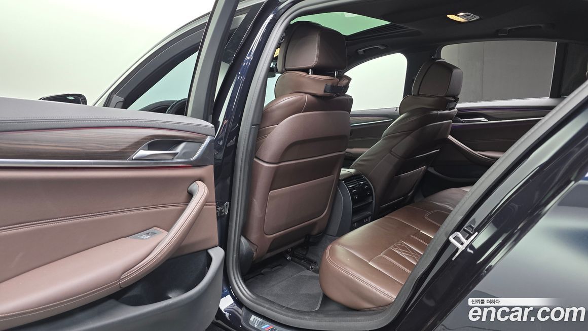 BMW 5-Series 2021