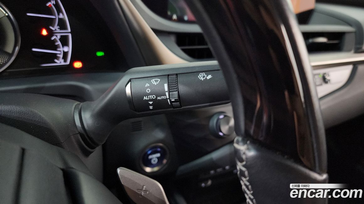 Lexus ES 2019